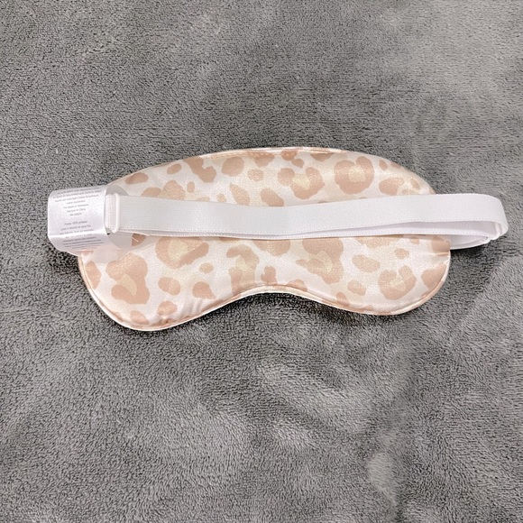 LEOPARD PRINT SATIN SLEEP SET PILLOWCASE AND EYE MASK BUNDLE - Picture 3 of 5